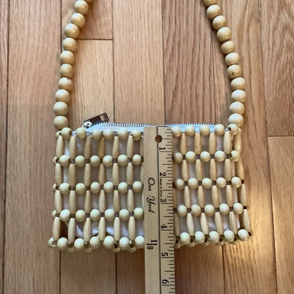 Fun, beaded small bag - Picture 7 of 9